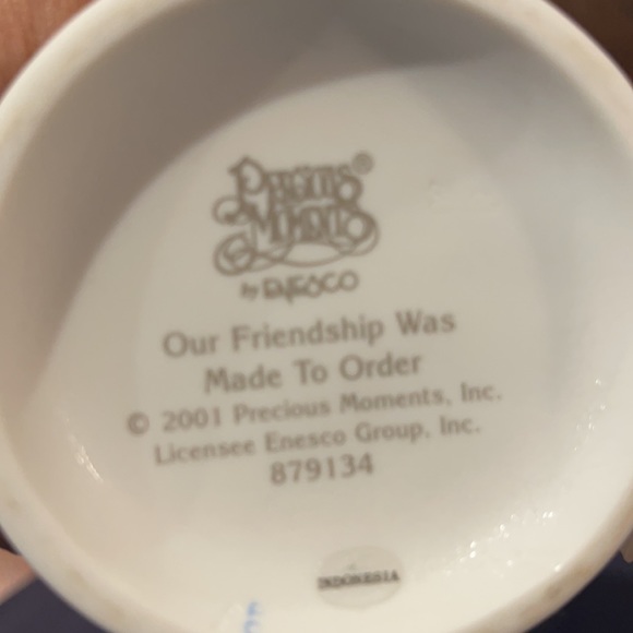 Precious Moments 2001 “Our Friendship Was Made To Order” collectors piece - Picture 2 of 5